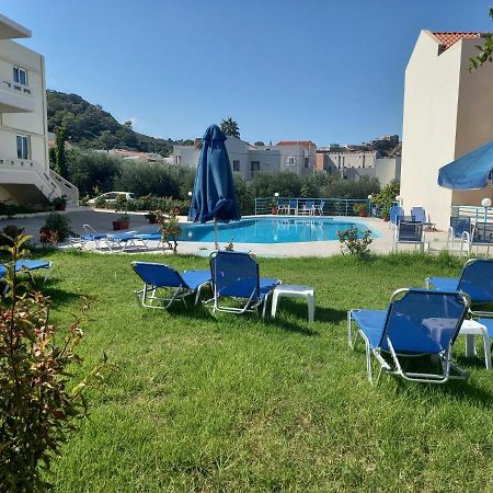 Michalis Litinas Apartments Agia Marina Eksteriør bilde
