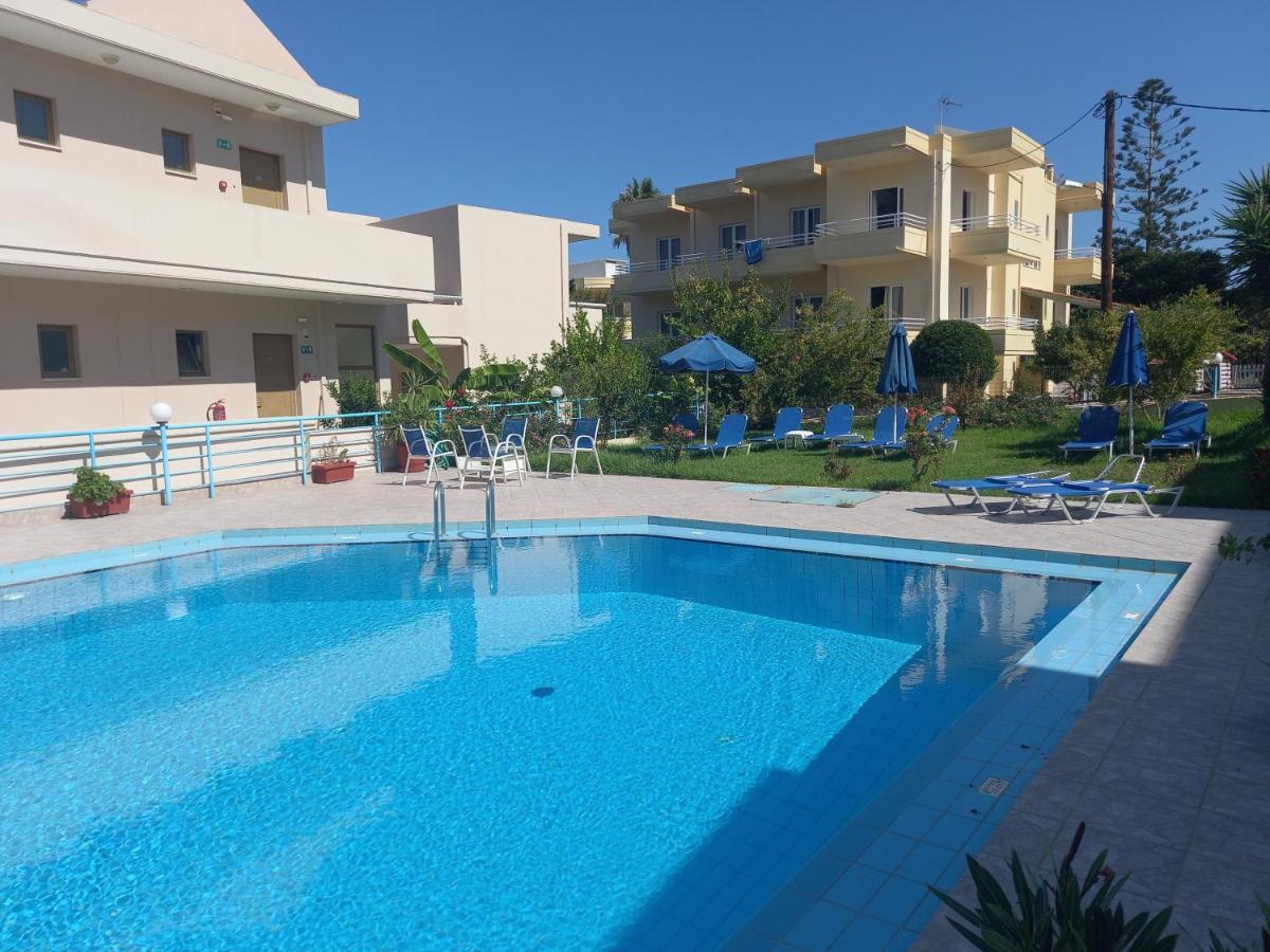 Michalis Litinas Apartments Agia Marina Eksteriør bilde