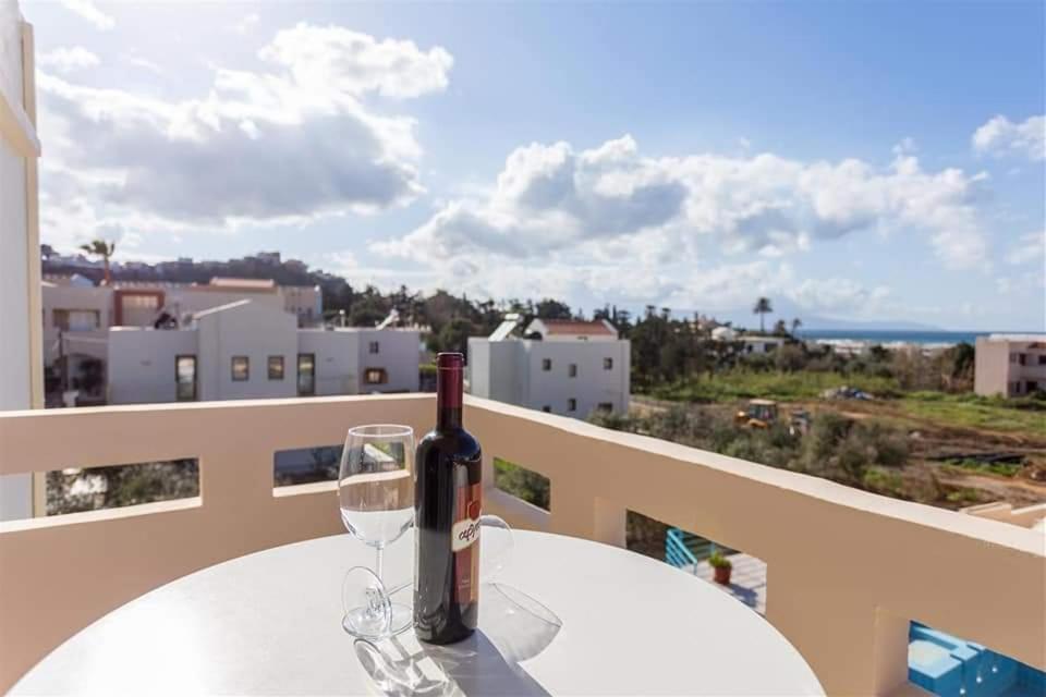 Michalis Litinas Apartments Agia Marina Eksteriør bilde