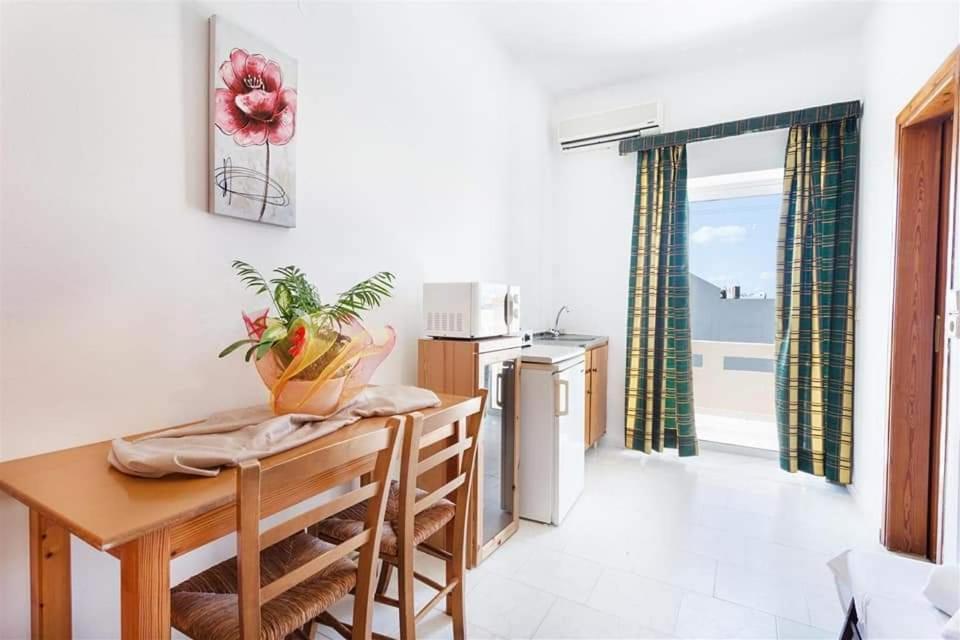 Michalis Litinas Apartments Agia Marina Eksteriør bilde